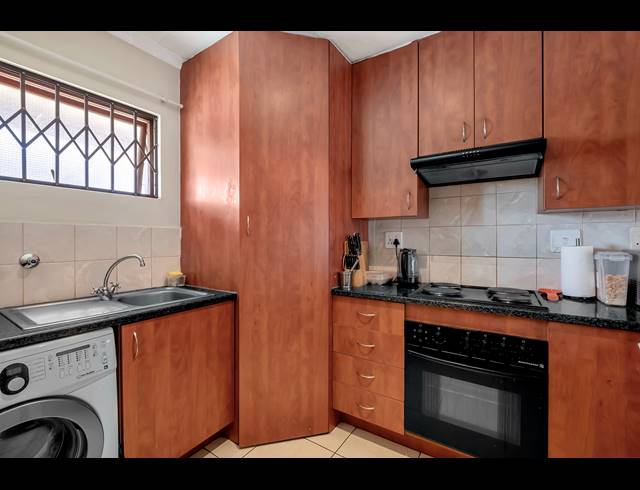 2 BEDROOM APARTMENT FOR SALE IN FERNDALE